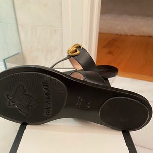 Gucci
Flat Marmont Leather Thong Flip Flops